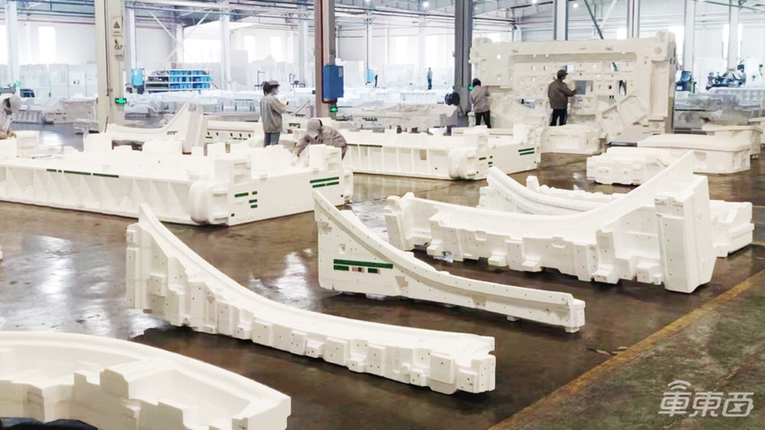 多图实拍！百度家第一款车长这样