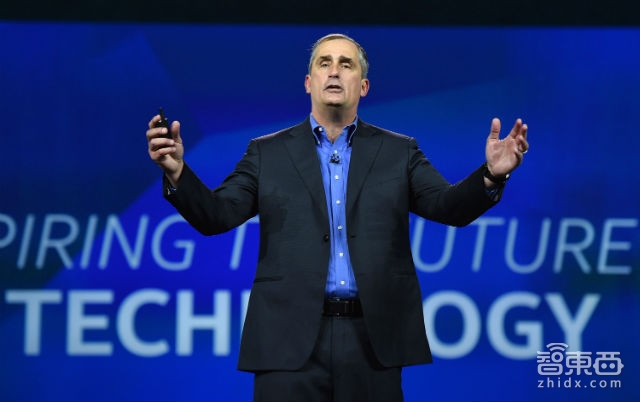 英特尔用100架无人机 搞了一场第九交响曲灯光秀