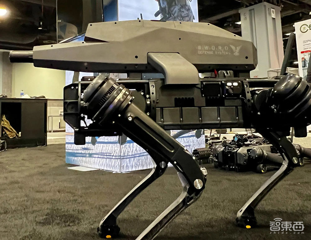 步枪机器狗引恐惧,缔造者回应:编程控制不足为惧