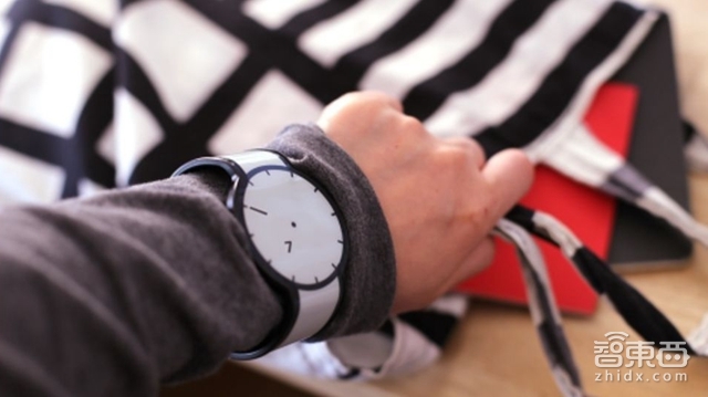 众筹1亿日元索尼电子纸手表入华 我们对话了它的创造者