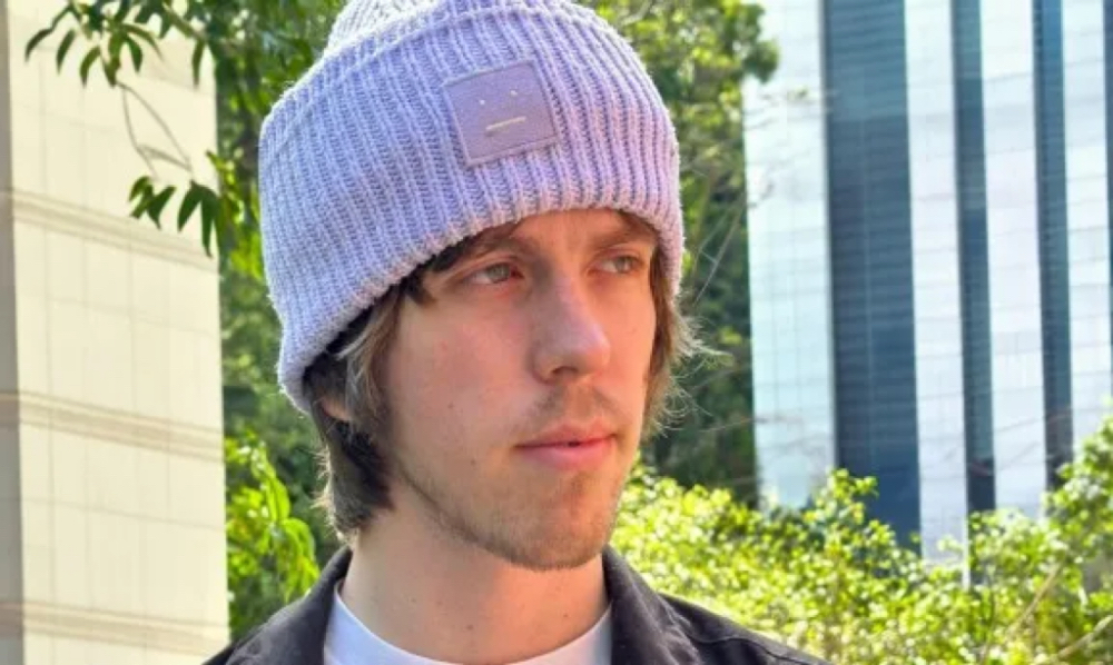 300万用户靠它谈“AI恋爱”？Janitor AI挤进全球AI应用百强