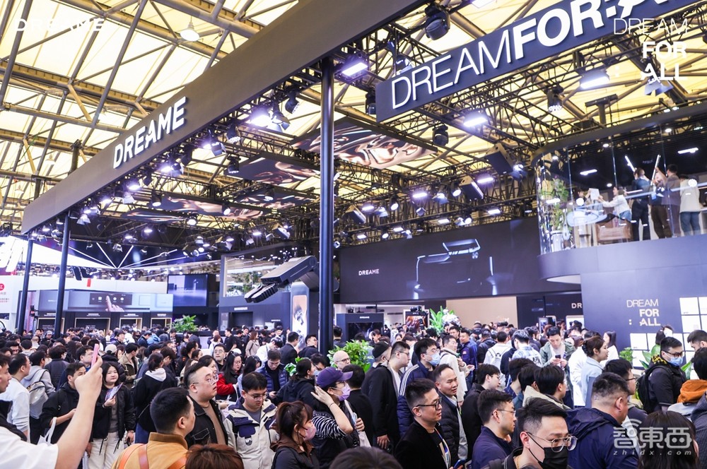 DeepSeek横扫家电圈!暴走三万步,带你看尽AWE最火AI黑科技