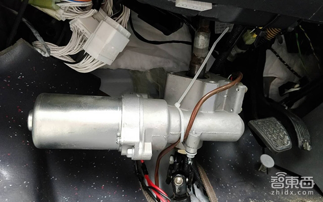 雨天体验自动驾驶:高精度定位把无人车“摁”在道路中间