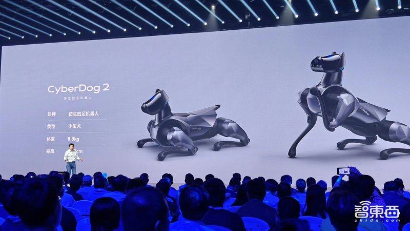 稚晖君版“钢铁侠”来了!6个月造出实机,AI大模型加持,能当保姆能拧螺丝