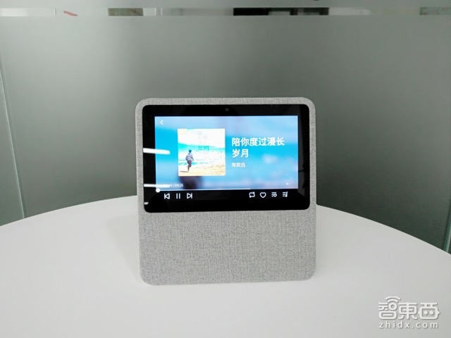 李彦宏出手!独家实测百度带屏智能音箱到底咋样