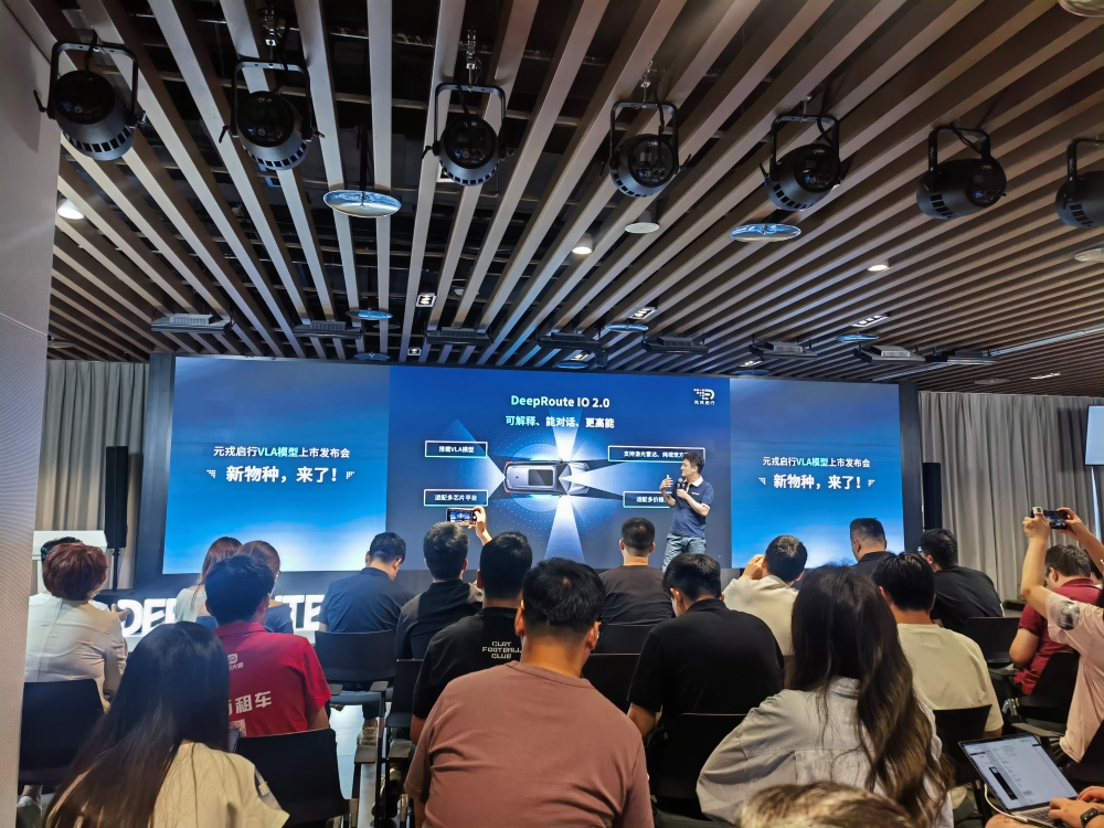 元戎启行周光：必须让AI学会害怕！VLA模型已获5款车型定点