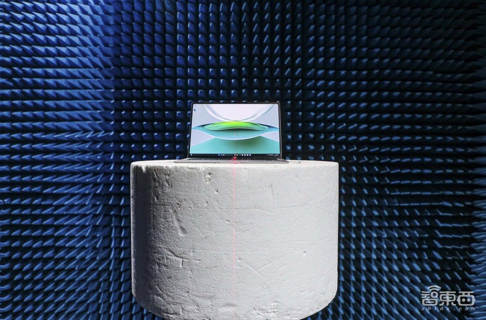 用做手機(jī)的思路做PC，榮耀趟出了一條AI PC新路子