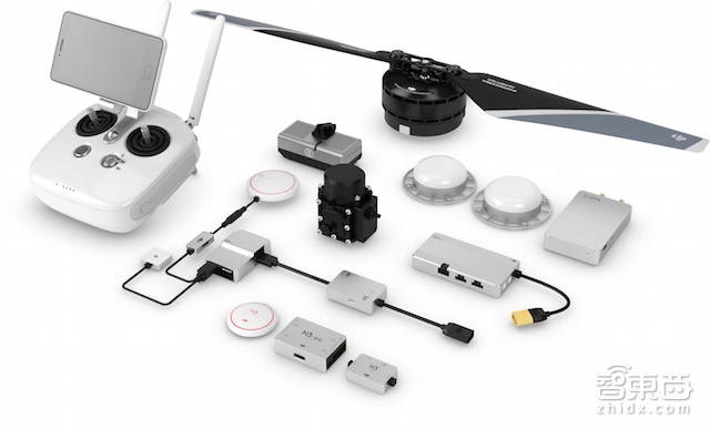 时隔八个月大疆植保无人机机再推二代 一台遥控器搞定了自主飞行