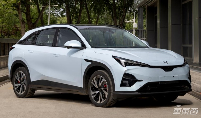 华为打响下半年新车第一枪！问界M7改款，阿维塔首款轿车曝光