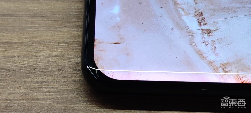 小米中兴大战屏下摄像，苹果三星坐等被吊打？