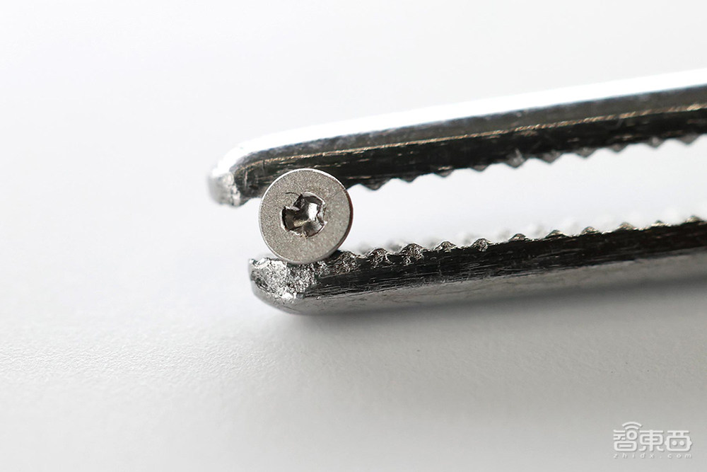 总成本2800元,相机成本涨10倍!十年iPhone难道更便宜了?