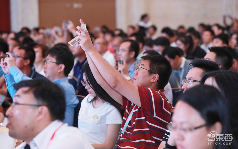 一文看干货!国内首场智能汽车供应链创新峰会引爆重庆,千人会场座无虚席