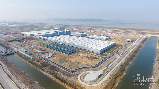 实地探访威马温州工厂:首台量产车已试装下线 预定量破万