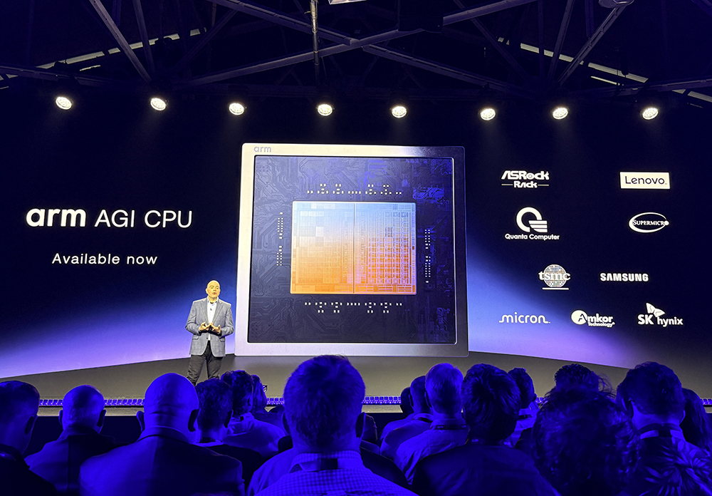 起猛了!Arm推出首个自研CPU,黄仁勋贴大脸发言
