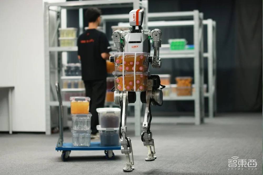 会跳水、花滑的机器人来了！深圳公司出品，售价6.98万元