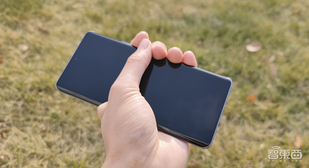 小米12 Pro深度体验:不再“发烧”,做水桶旗舰“守门员”