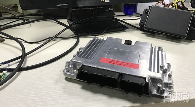 史上最“草根”自动驾驶团队:40人花400万造出三款无人车