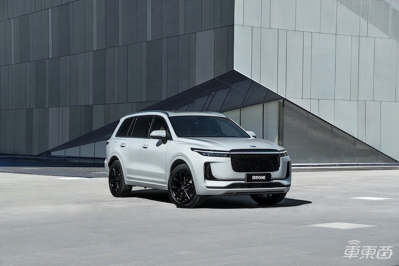 理想汽車開盤大漲50%，146億美元市值追平蔚來，誰更值？