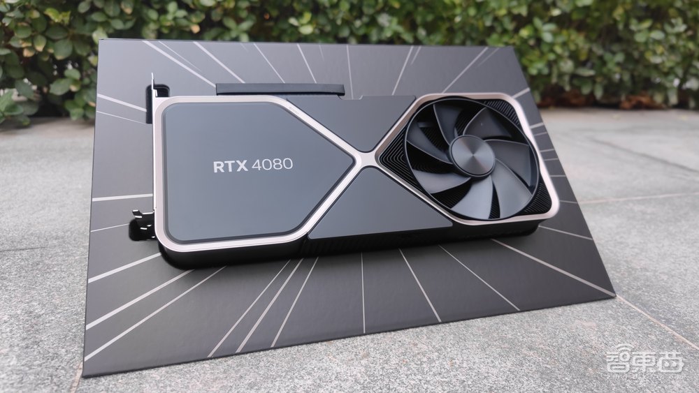 卡住万元显卡天花板!RTX 4080首发体验:4K游戏帧数飙升,温控亮了