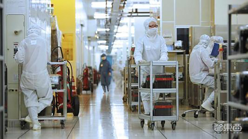 中芯国际开盘暴涨245%!市值超6000亿,揭秘300倍牛股资本膨胀史