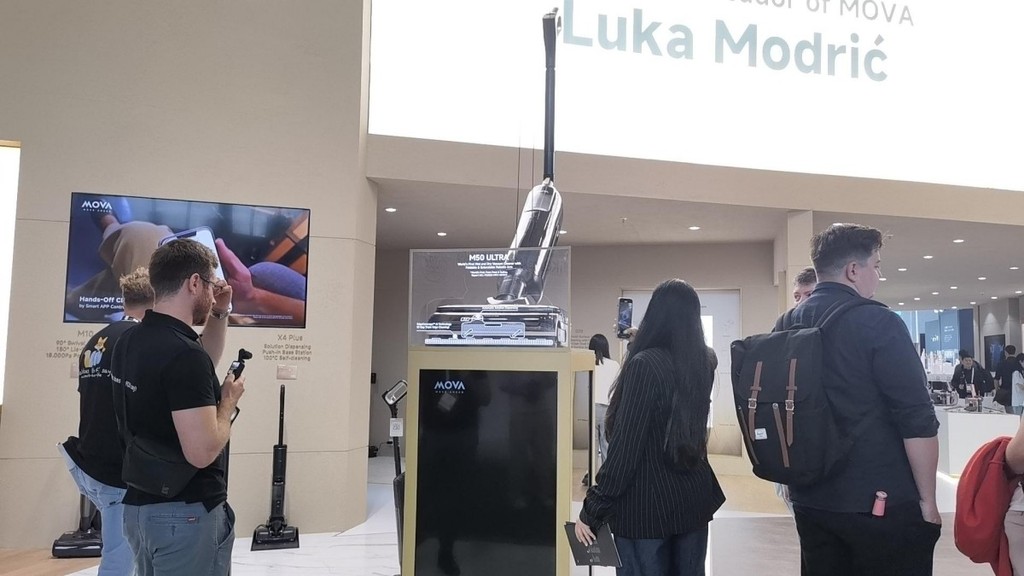 MOVA亮相IFA2025：双机械臂技术如何颠覆智能清洁？