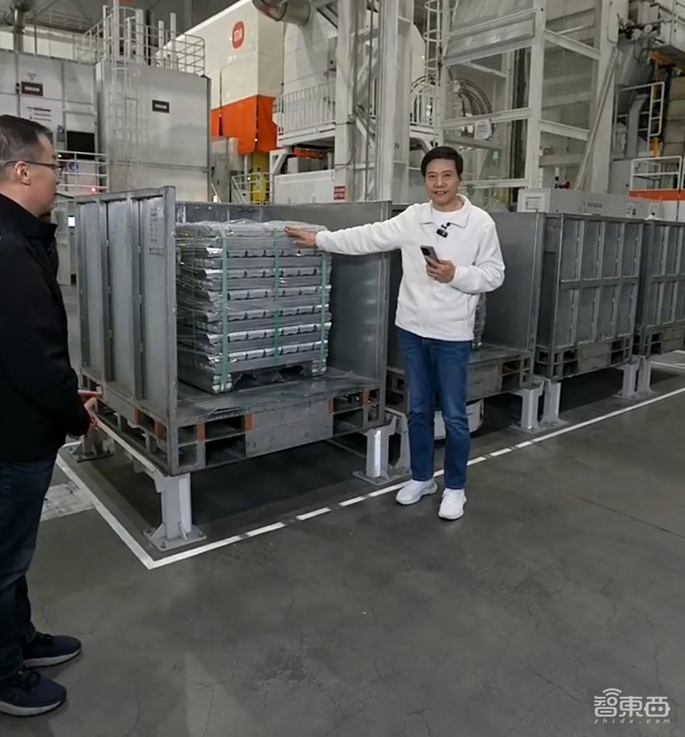 雷军4小时跨年直播:交小米年终总结,晒30万辆交车目标,立了N多flag