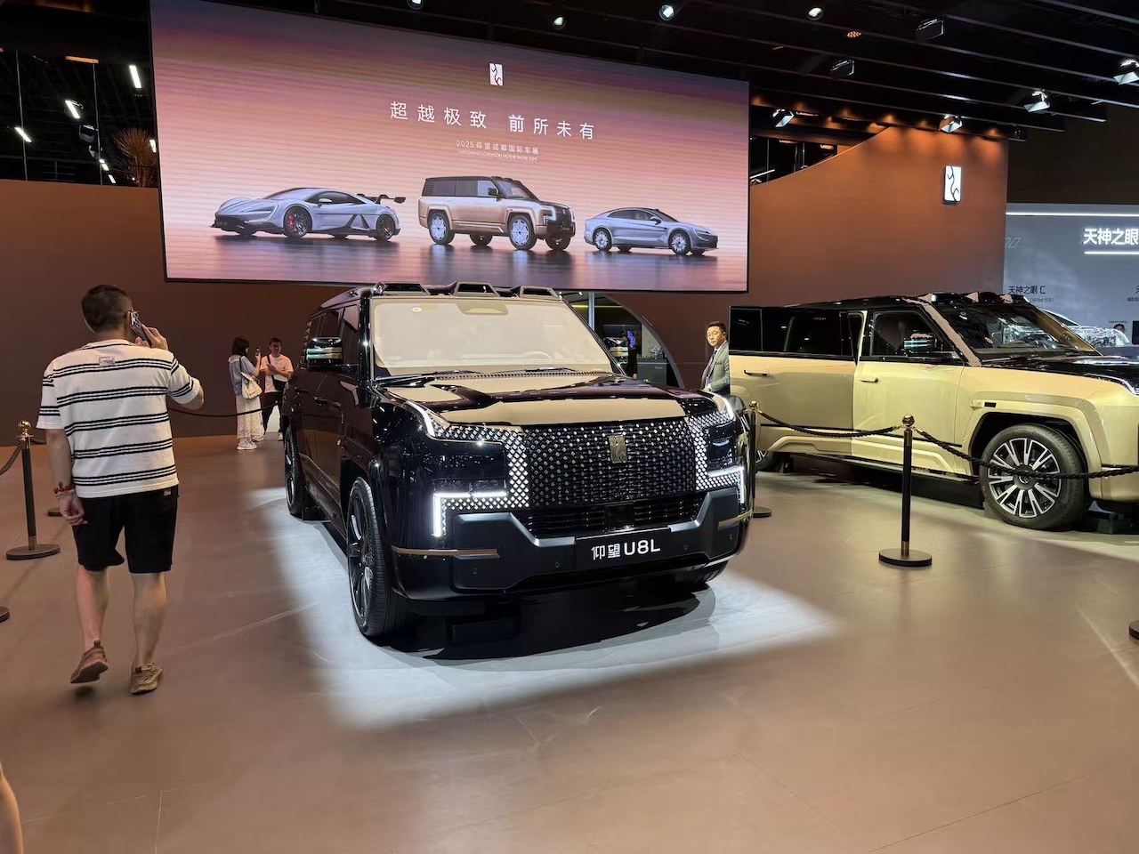 洋豪品牌一个没来！国产车价格战现场开打，暴走3万步看成都车展六大真相