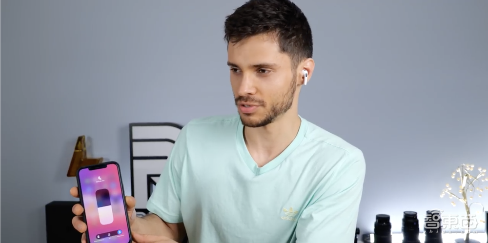 国产山寨AirPods 3出圈，油管大神直夸好