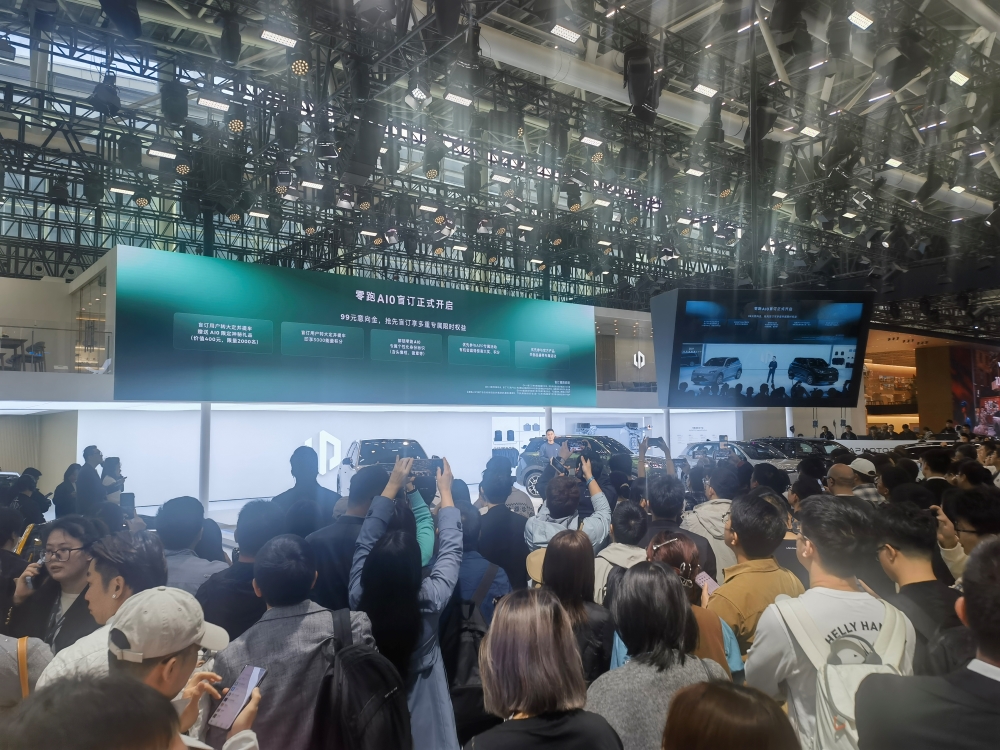 零跑A10全球首秀！10万内搭载激光雷达，支持“车位到车位”