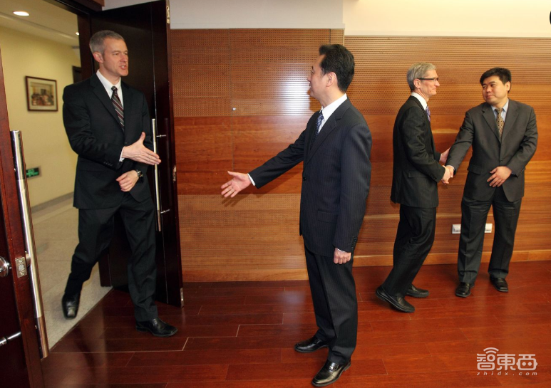 苹果COO杰夫·威廉姆斯:复刻版“库克”能挑起设计部门的重任吗?