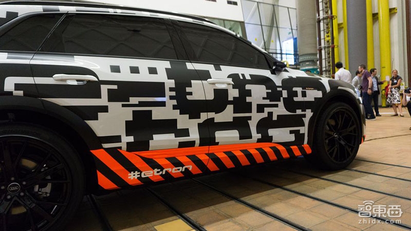 奥迪解锁电子后视镜 2020款E-Tron内饰曝光