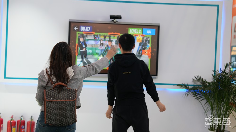 体育教考黑科技来袭!24小时陪学生练体育,格灵深瞳用了几步?