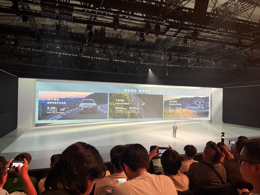 沃尔沃全新XC70预售29.99万元起!综合续航超1200km,支持高快智能领航辅助