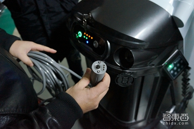 硬创先锋傅军:机器人是拯救O2O上门洗车的制胜法宝吗?