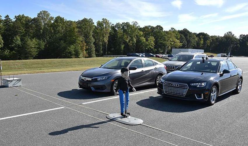 16款中型车行人防撞系统横评：宝马3系获冠军 福特蒙迪欧倒数