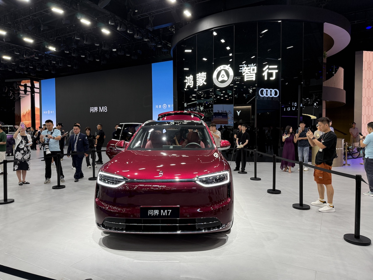 洋豪品牌一个没来！国产车价格战现场开打，暴走3万步看成都车展六大真相