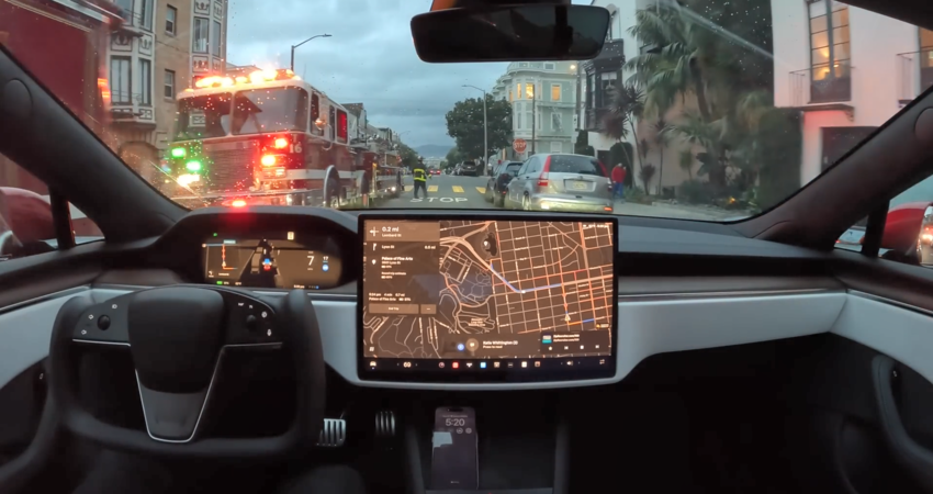 特斯拉AI司机正式上线！红绿灯消防车全识别，雨夜还能正常跑