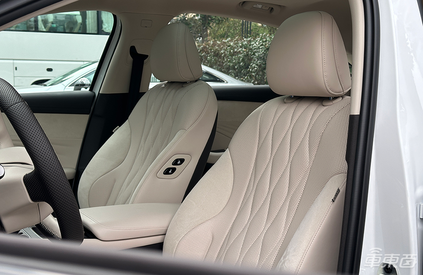 好看,好开,好便宜!试驾荣威新能源轿车D7