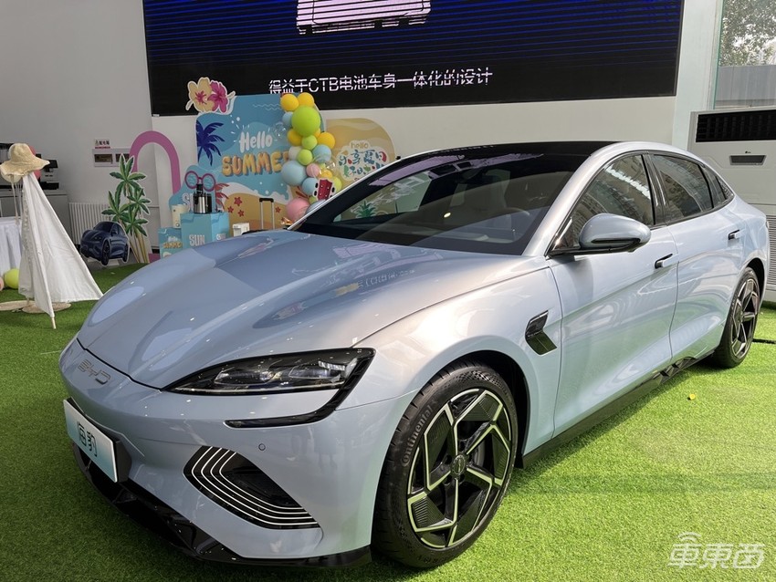 6万人等提车,特斯拉平替,比亚迪海豹有这么火?