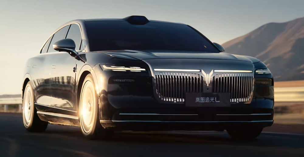 岚图双旗舰车型开启预订!均采用全域800V架构,上车华为ADS 4和鸿蒙座舱5