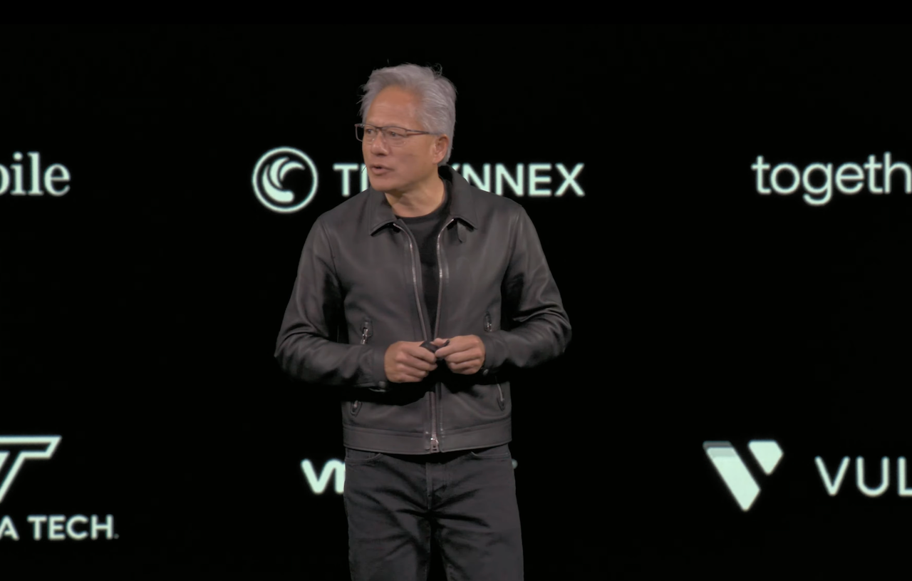 英伟达亮出L4自动驾驶时间表：今年联合奔驰落地，2027年推出10万辆无人出租车