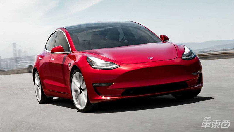 特斯拉又增加新功能!能和车外行人语音对话