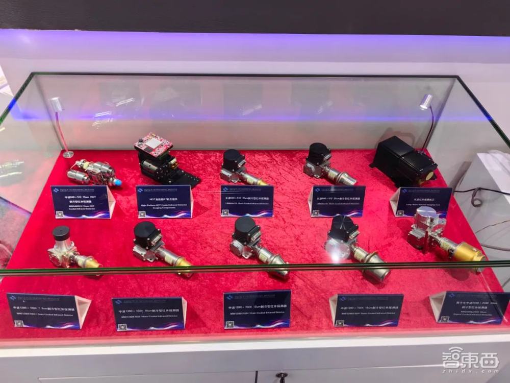 直击2024中国光博会：AI眼镜黑科技齐聚，红外应用全面加速