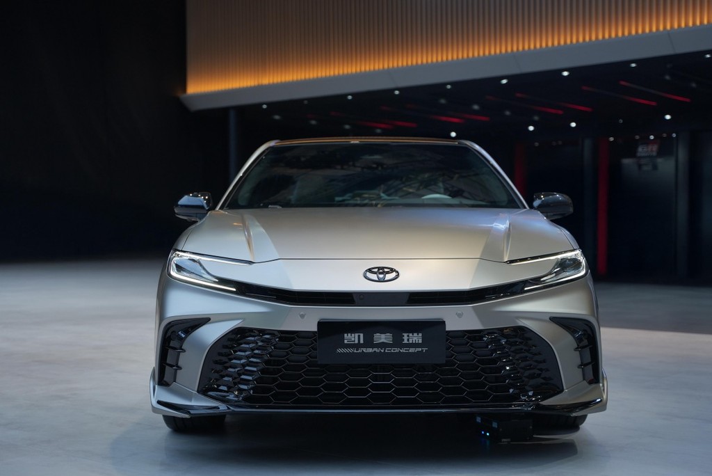 合资首搭鸿蒙系统，丰田推自研纯电王牌铂智7