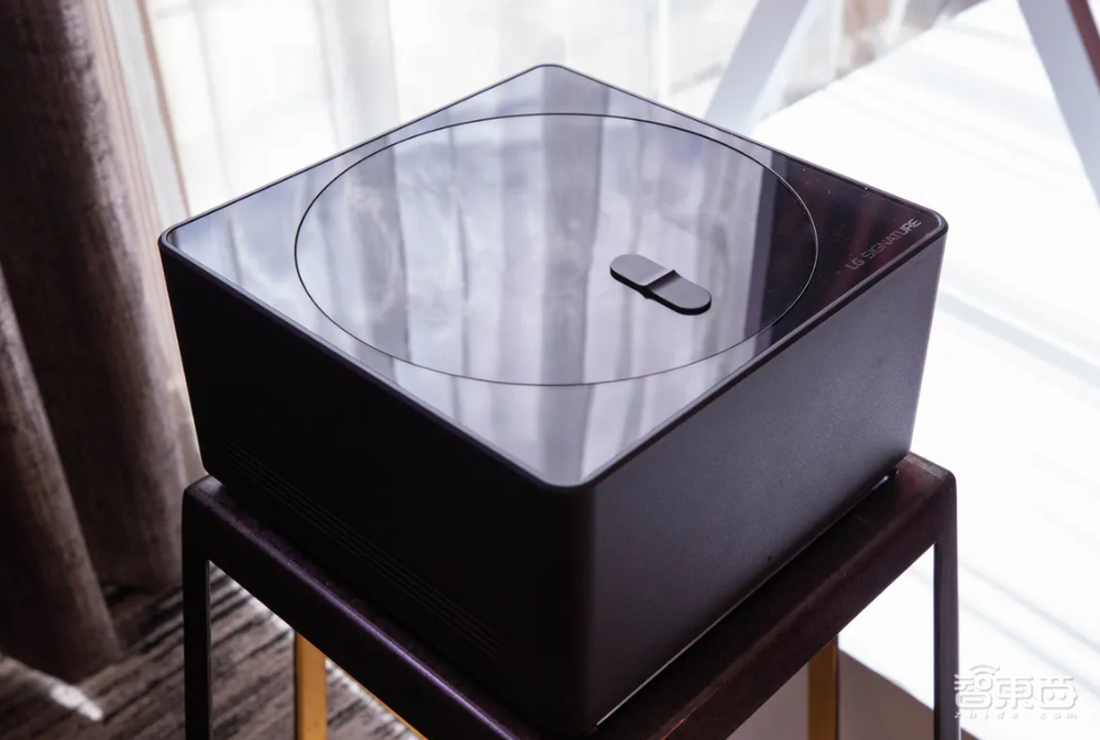 CES火爆开幕！屏幕花式折叠、汽车变色发光、元宇宙暴风炫技