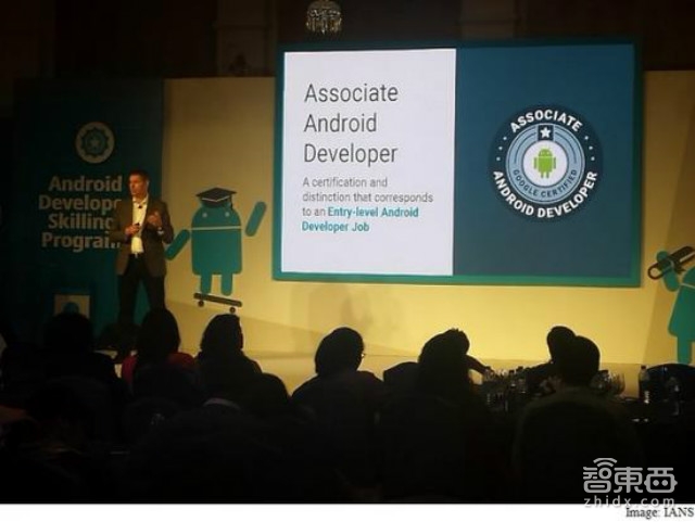 智东西晚报:Pokémon Go或推HoloLens版 锤子科技否认大批高管离职