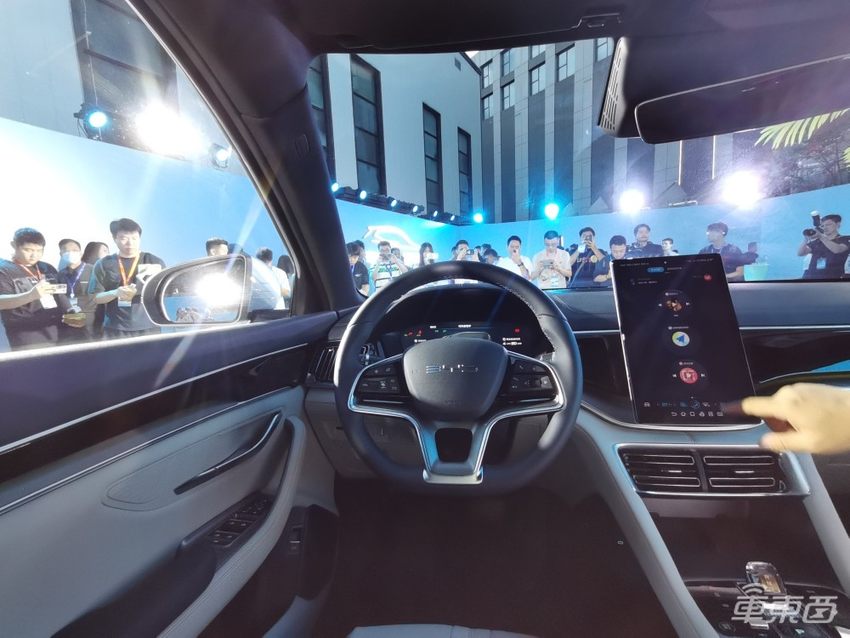 比亚迪宋PLUS推新版本，15.98万起售，还能卖爆吗？