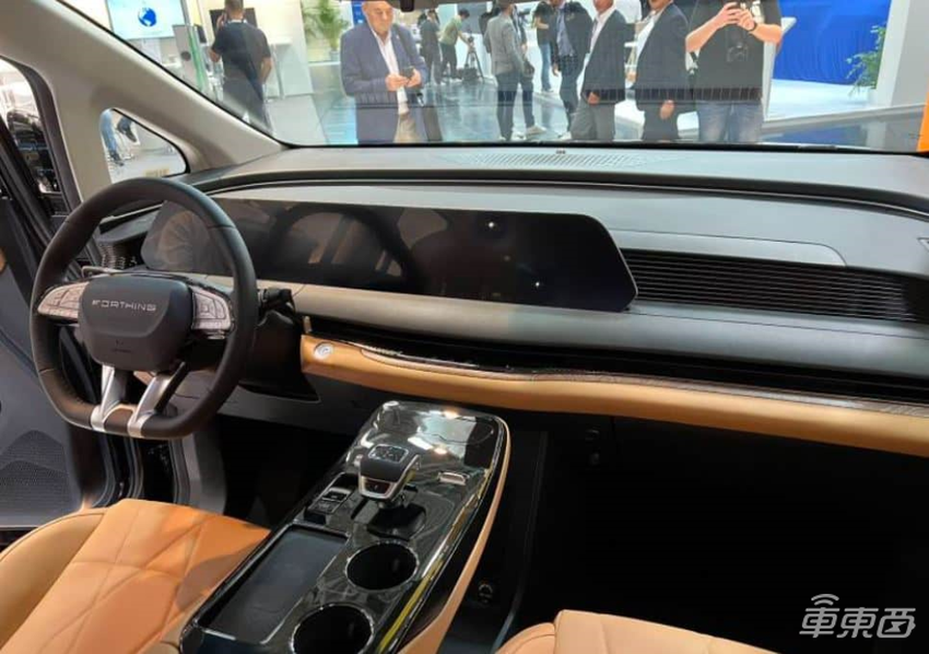 中国车德国抢风头！王传福悠闲逛展，奔驰宝马撑起欧洲车最后脸面