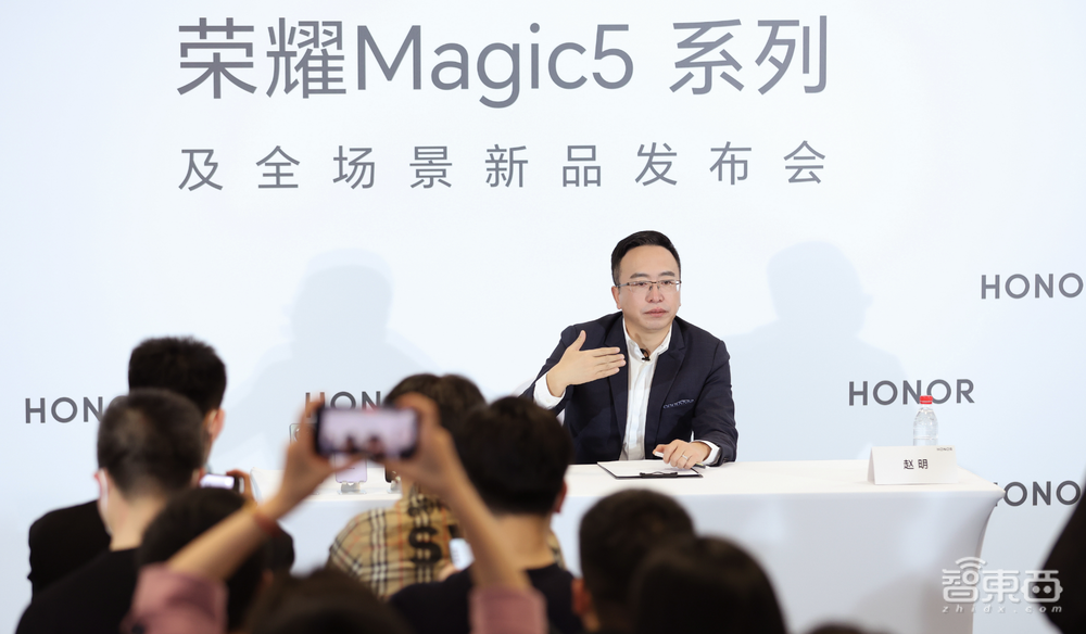 对话荣耀CEO赵明:坚定对标苹果,首谈ChatGPT和VR/AR