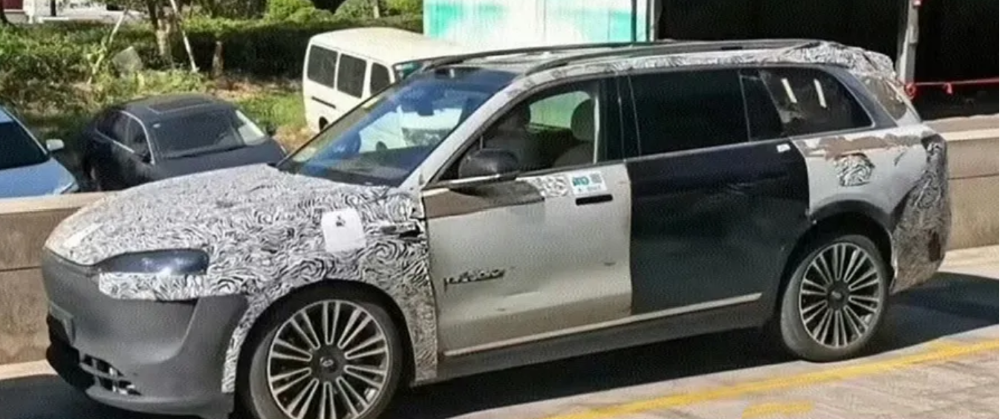 疑似理想i9谍照首曝！尾部或采用全新造型，豪华纯电SUV大战要来了